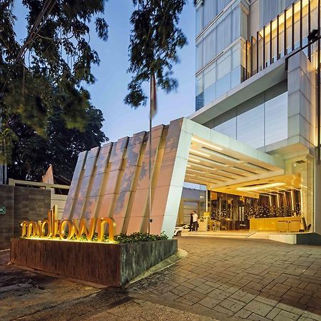 Midtown Hotel Surabaya Exteriör bild