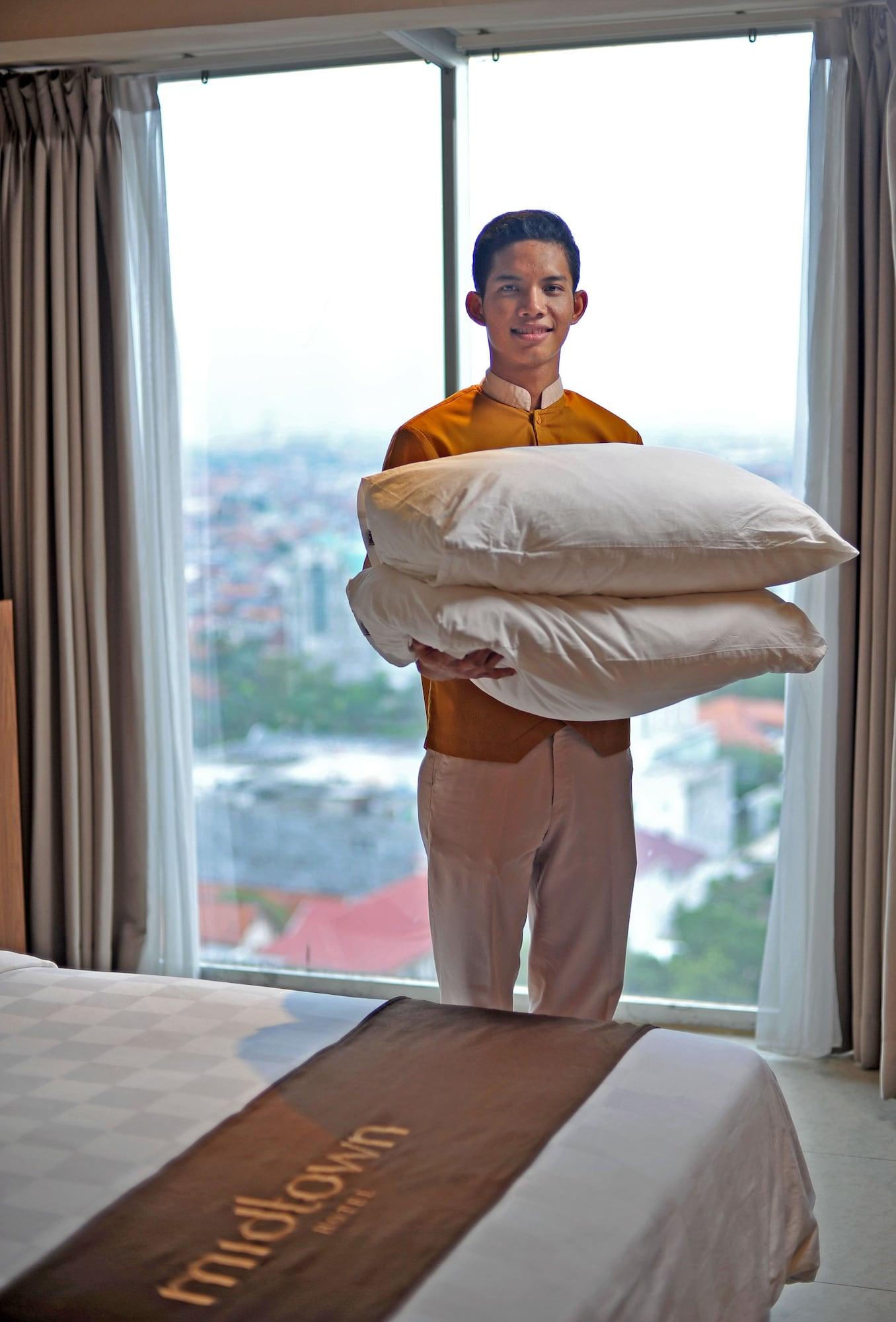 Midtown Hotel Surabaya Exteriör bild
