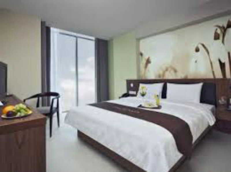 Midtown Hotel Surabaya Exteriör bild