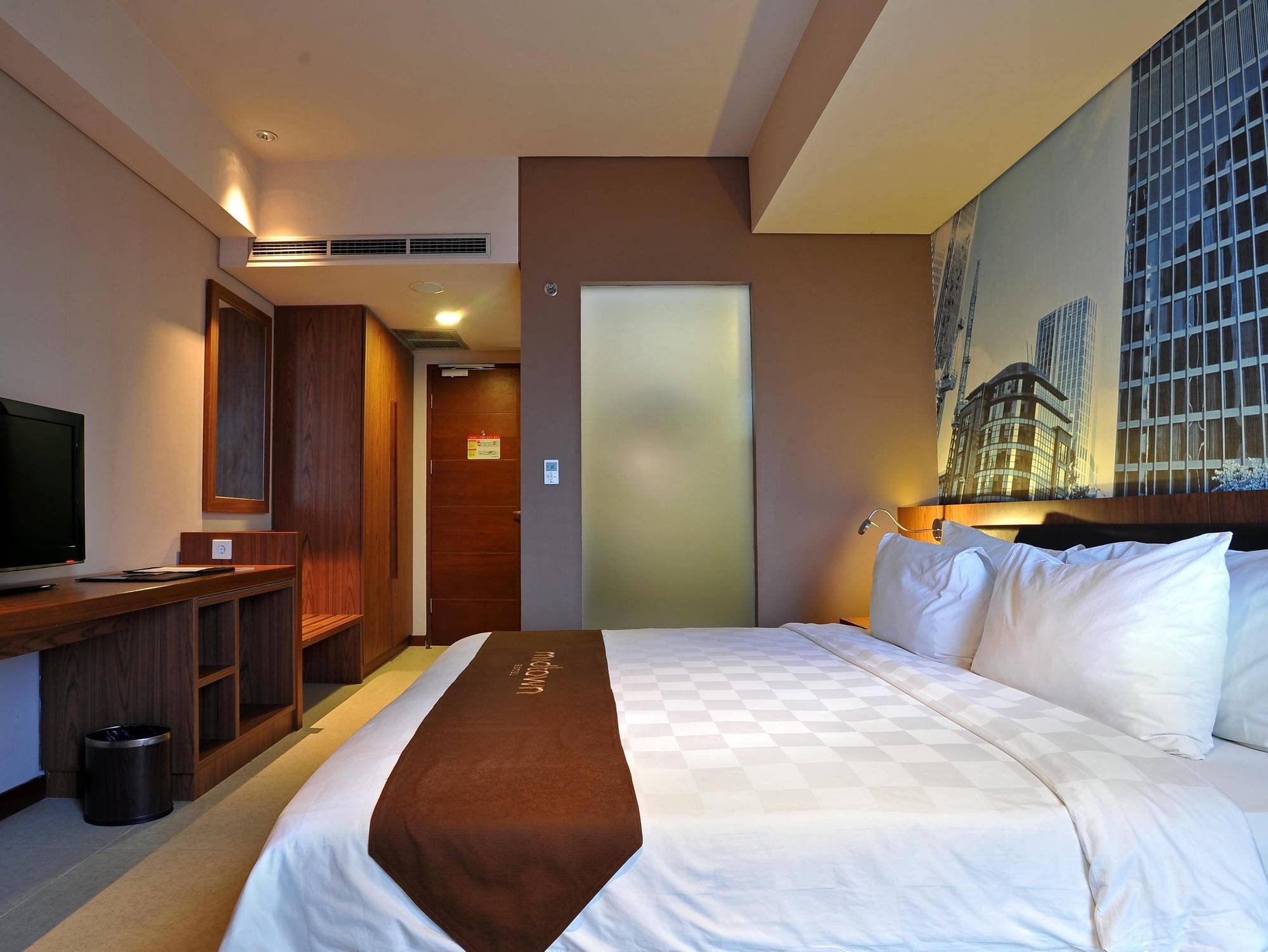 Midtown Hotel Surabaya Exteriör bild