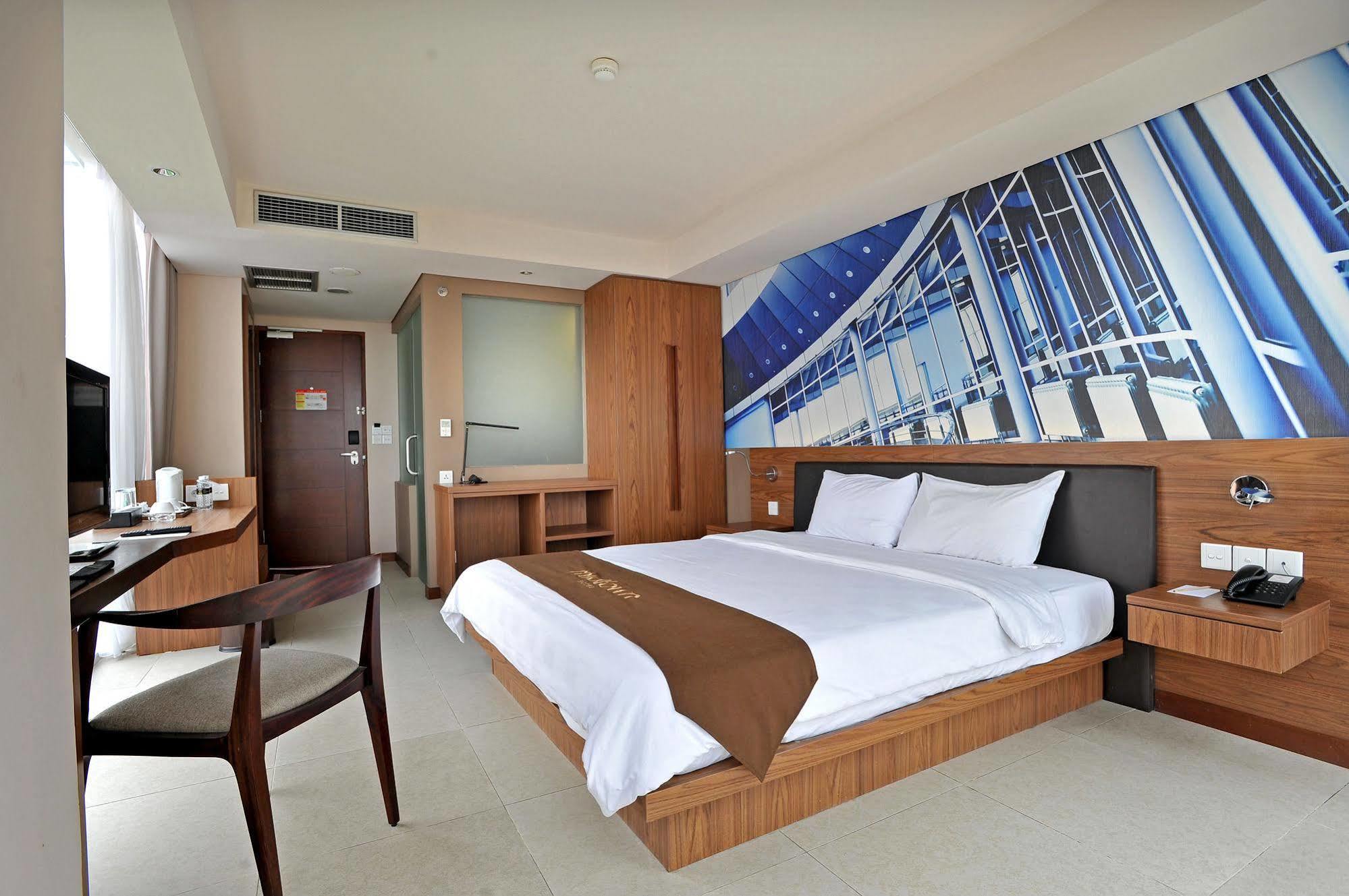 Midtown Hotel Surabaya Exteriör bild