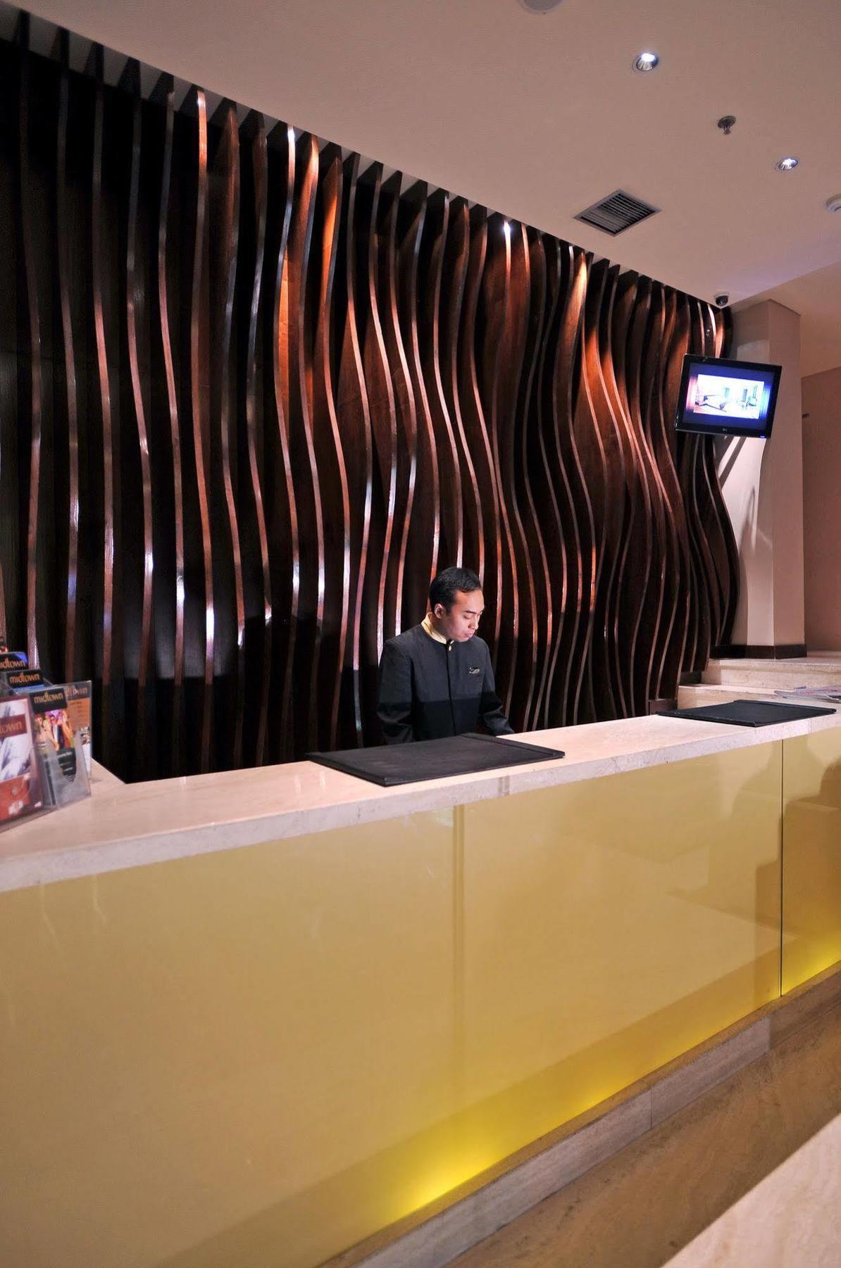 Midtown Hotel Surabaya Exteriör bild