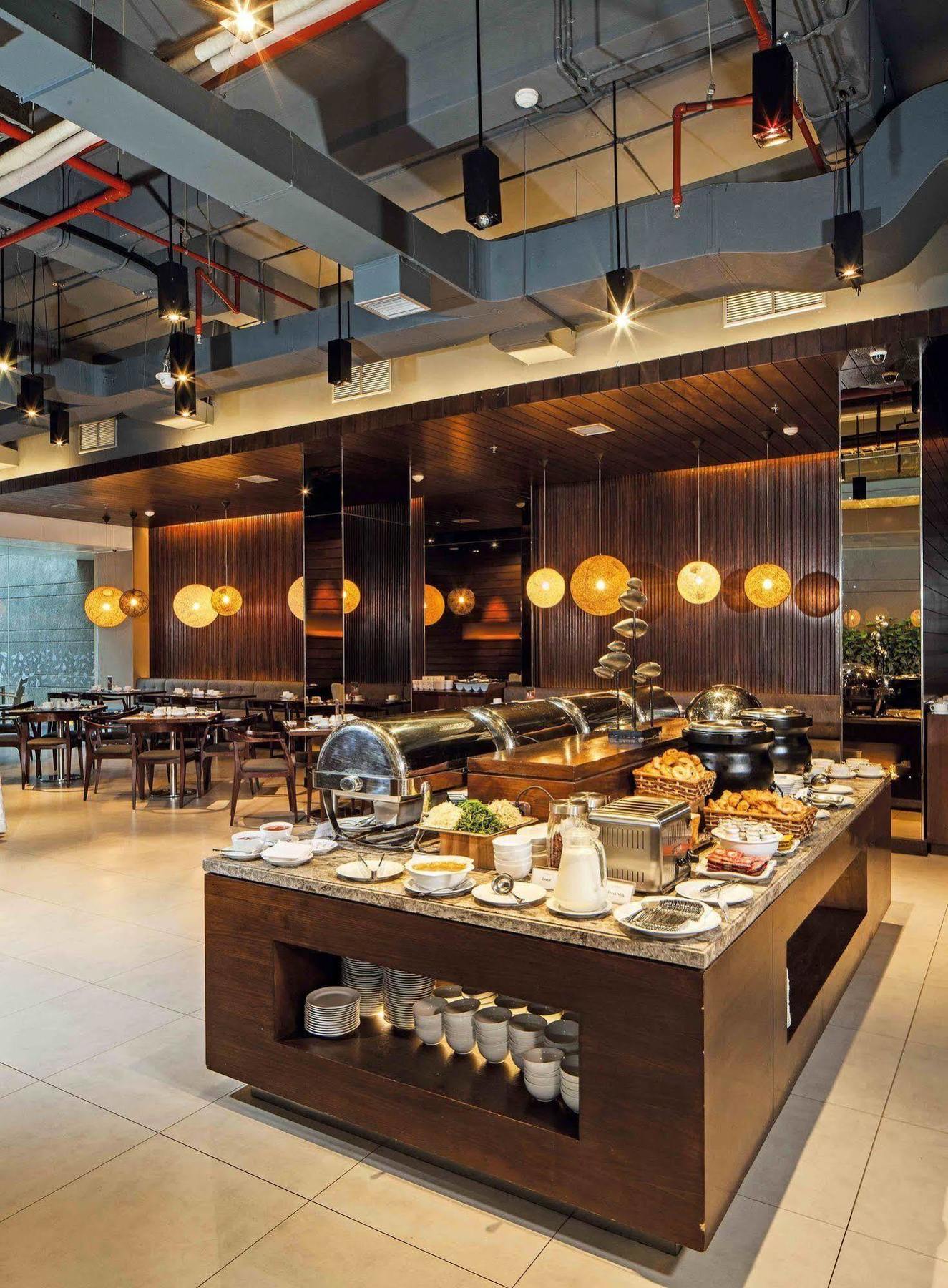 Midtown Hotel Surabaya Exteriör bild