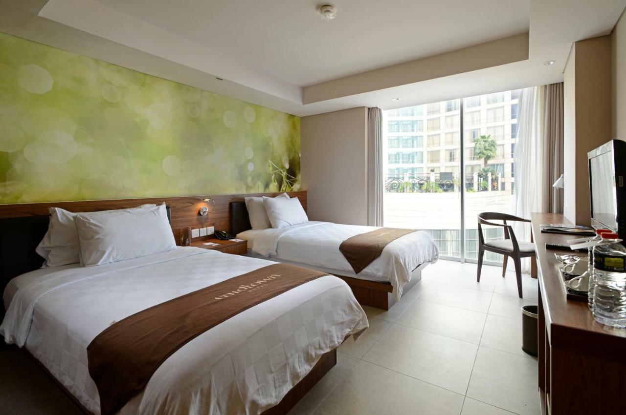 Midtown Hotel Surabaya Exteriör bild